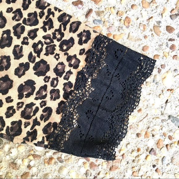 Chico’s Design Leopard Print Button Down Blouse 3 - Picture 3 of 7